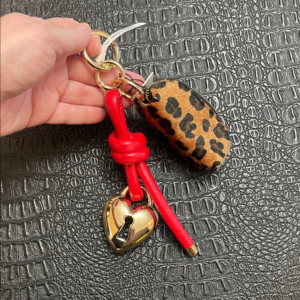 Luxury Gold Heart Key Holder Red Faux Leather Knot w/ Leopard Print Pouch Purse - Picture 6 of 7